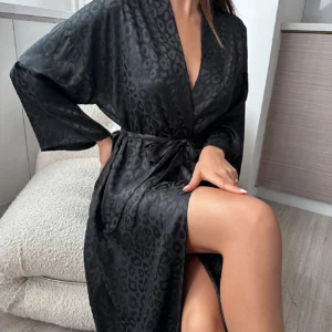 قميص نوم نسائي مطبوع بأكمام طويلة، بيجامة منزلية أنيقة ومريحة، روب حمام بتصميم بسيط وعصري